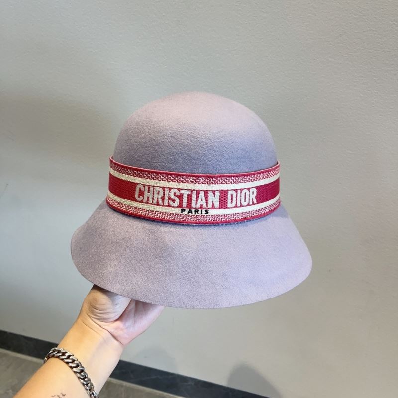 CHRISTIAN DIOR